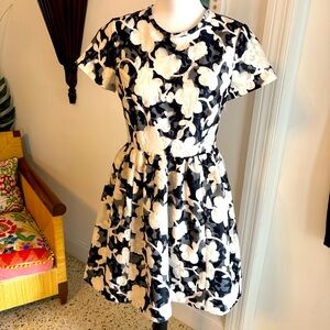 Kate spade NY White & Black Floral Burnout Short Sleeve Dress! Back Cutout Bow S